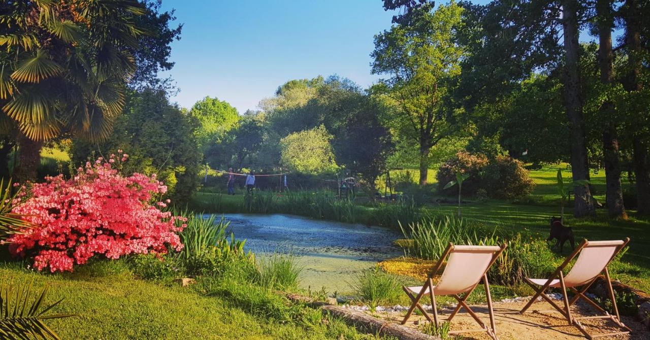 Le Vieux Moulin Gites - A Charming Stone Cottage With Garden View And Seasonal Pool Guégon Esterno foto