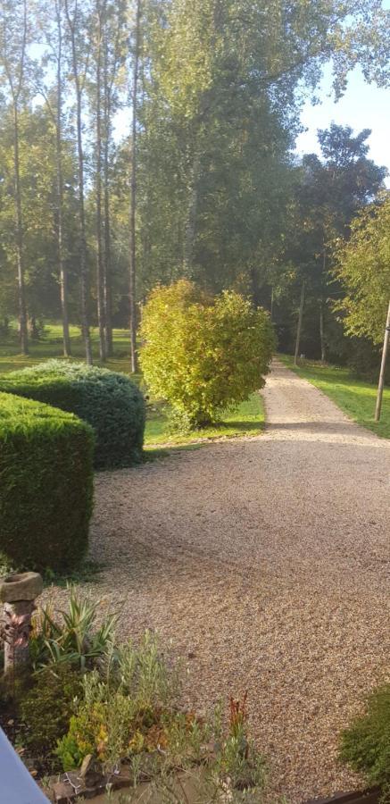 Le Vieux Moulin Gites - A Charming Stone Cottage With Garden View And Seasonal Pool Guégon Esterno foto